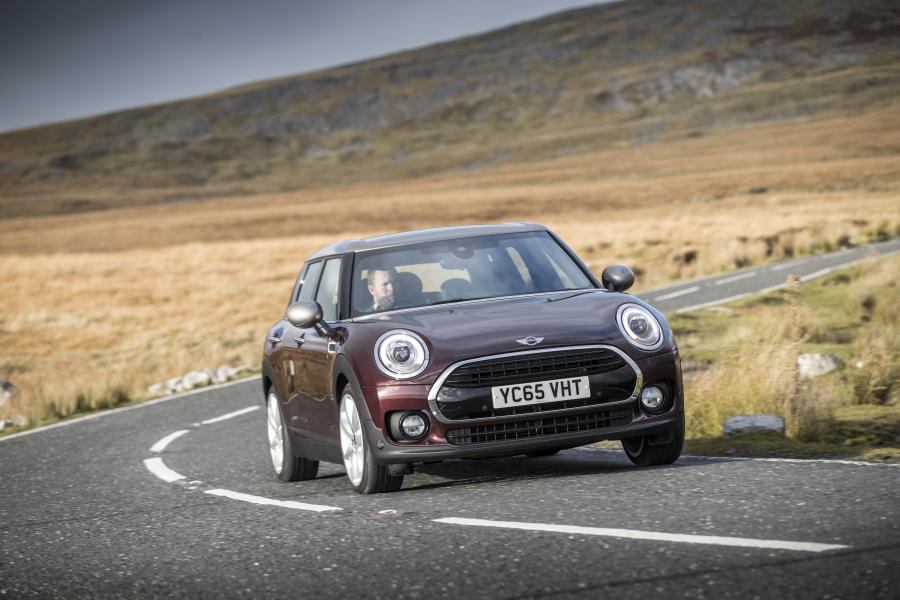  Mini Cooper D Clubman 2015 года  (UK) (фото 1 из 127)